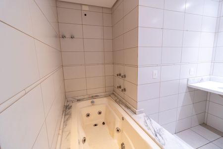 Apartamento à venda com 129m², 3 quartos e 2 vagasBanheiro da Suíte