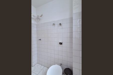 Banheiro de kitnet/studio para alugar com 1 quarto, 28m² em Barra Funda, São Paulo