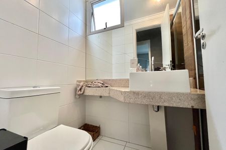 Apartamento à venda com 55m², 2 quartos e 1 vagaBanheiro Corredor