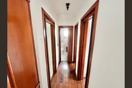 Apartamento à venda com 60m², 2 quartos e 2 vagasCorredor