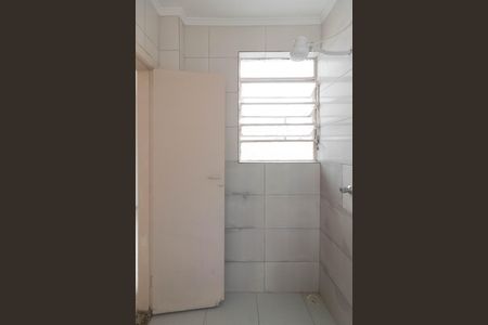Banheiro de kitnet/studio para alugar com 1 quarto, 33m² em Barra Funda, São Paulo