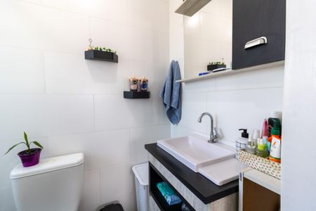 Casa à venda com 180m², 4 quartos e 2 vagas Casa à venda com 180m², 4 quartos e 2 vagasBanheiro da Suíte