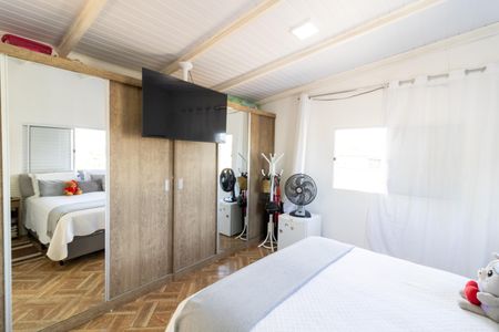 Casa à venda com 180m², 4 quartos e 2 vagas Casa à venda com 180m², 4 quartos e 2 vagasSuíte