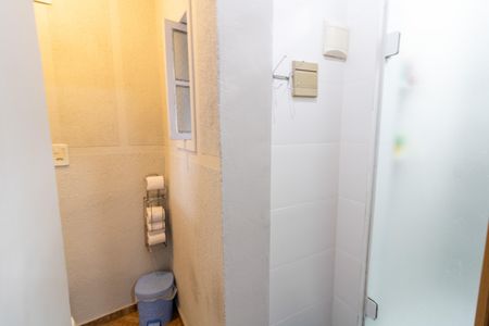 Casa à venda com 180m², 4 quartos e 2 vagas Casa à venda com 180m², 4 quartos e 2 vagasBanheiro 2