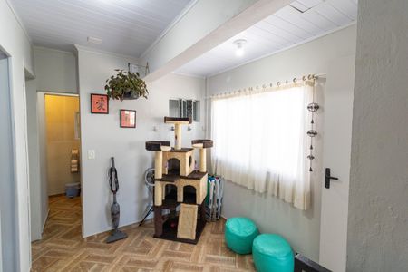 Casa à venda com 180m², 4 quartos e 2 vagas Casa à venda com 180m², 4 quartos e 2 vagasCorredor