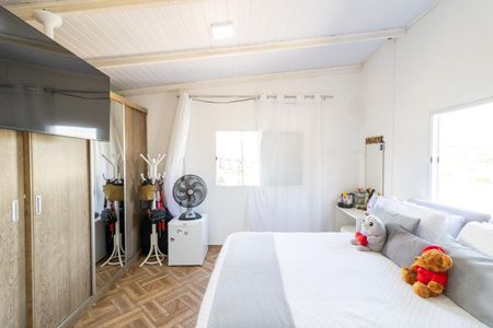 Casa à venda com 180m², 4 quartos e 2 vagas Casa à venda com 180m², 4 quartos e 2 vagasSuíte