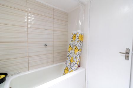 Casa à venda com 180m², 4 quartos e 2 vagas Casa à venda com 180m², 4 quartos e 2 vagasBanheiro 1