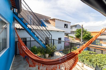 Casa à venda com 180m², 4 quartos e 2 vagas Casa à venda com 180m², 4 quartos e 2 vagasVaranda