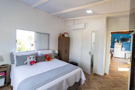 Casa à venda com 180m², 4 quartos e 2 vagas Casa à venda com 180m², 4 quartos e 2 vagasSuíte