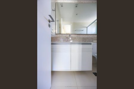 Apartamento à venda com 70m², 2 quartos e 1 vagaSuíte - Banheiro