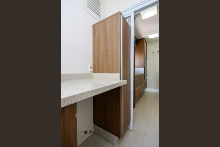 Apartamento à venda com 70m², 2 quartos e 1 vagaÁrea de Serviço