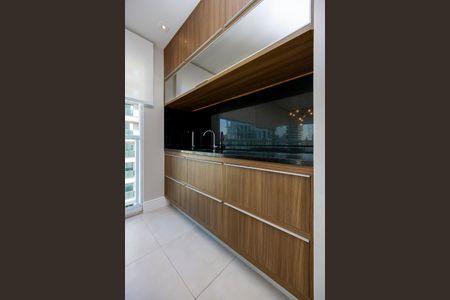 Apartamento à venda com 70m², 2 quartos e 1 vagaSala - Varanda