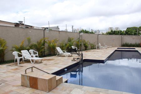 Apartamento para alugar com 39m², 2 quartos e sem vagaÁrea comum - Piscina