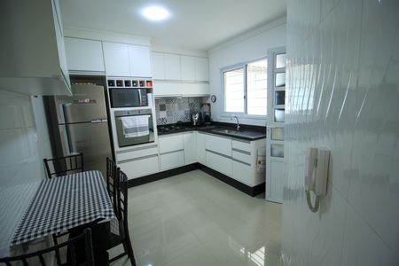 Casa à venda com 114m², 3 quartos e 3 vagas