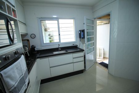 Casa à venda com 114m², 3 quartos e 3 vagas