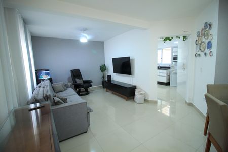 Casa à venda com 114m², 3 quartos e 3 vagas