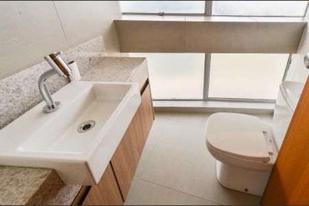 Apartamento à venda com 147m², 4 quartos e 1 vagaBanheiro de serviço