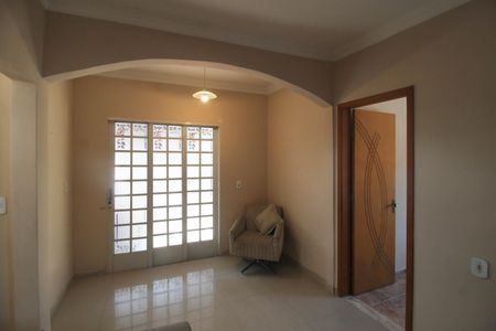 Sala de casa para alugar com 2 quartos, 140m² em Vila Anita, Nova Iguaçu
