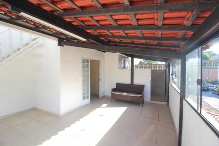 Casa para alugar com 140m², 2 quartos e sem vagaVaranda