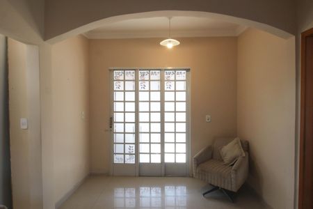 Sala de casa para alugar com 2 quartos, 140m² em Vila Anita, Nova Iguaçu