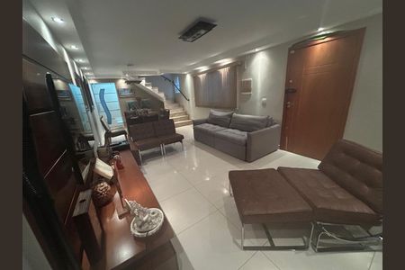Casa à venda com 122m², 3 quartos e 4 vagasSala