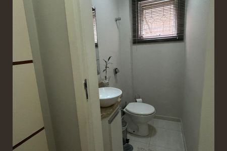 Casa à venda com 122m², 3 quartos e 4 vagasLavabo