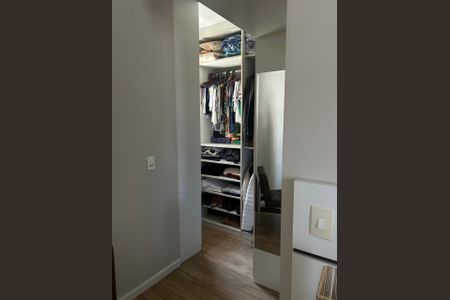 Casa à venda com 122m², 3 quartos e 4 vagasCloset
