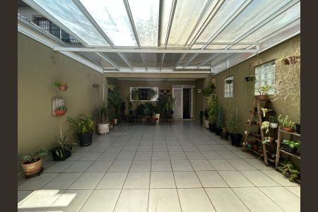 Casa à venda com 122m², 3 quartos e 4 vagasÁrea externa