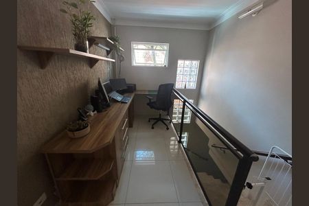 Casa à venda com 122m², 3 quartos e 4 vagasEscritório