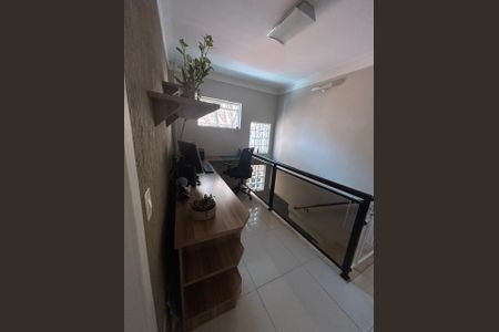 Casa à venda com 122m², 3 quartos e 4 vagasEscritório