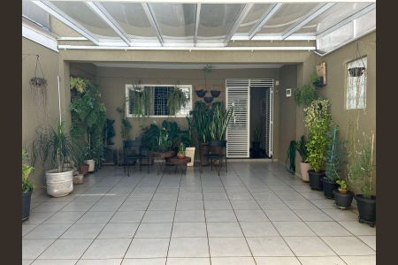 Casa à venda com 122m², 3 quartos e 4 vagasÁrea externa