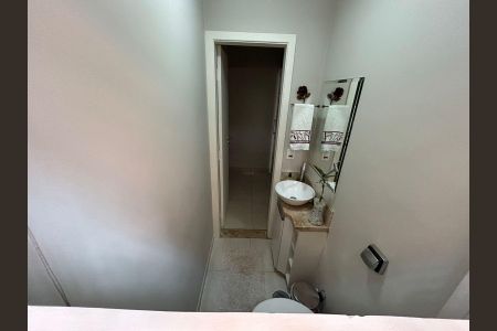 Casa à venda com 122m², 3 quartos e 4 vagasLavabo