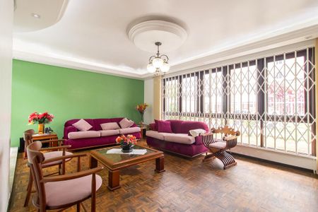 Casa para alugar com 188m², 6 quartos e 4 vagasSala