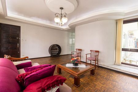 Casa para alugar com 188m², 6 quartos e 4 vagasSala