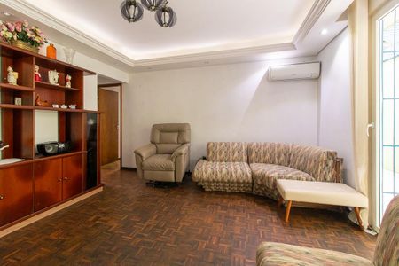 Casa para alugar com 188m², 6 quartos e 4 vagasSala de TV