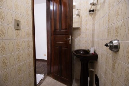 Casa para alugar com 188m², 6 quartos e 4 vagasBanheiro de serviço