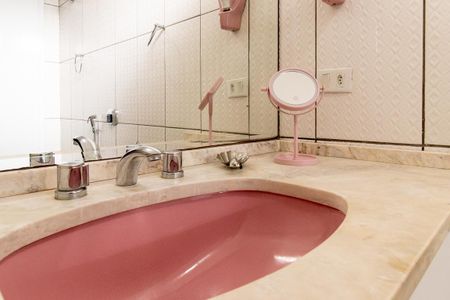 Casa para alugar com 188m², 6 quartos e 4 vagasBanheiro da Suíte