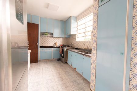 Casa para alugar com 188m², 6 quartos e 4 vagasCozinha - Armários