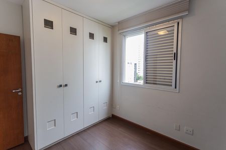Apartamento à venda com 102m², 3 quartos e 3 vagasQuarto 2