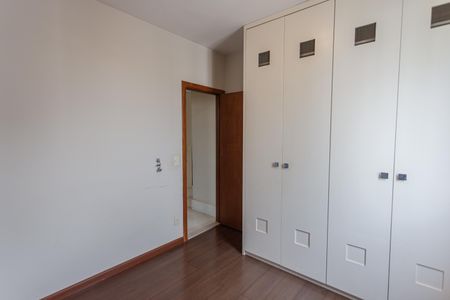 Apartamento à venda com 102m², 3 quartos e 3 vagasQuarto 2