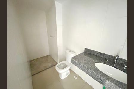 Apartamento à venda com 69m², 2 quartos e 2 vagasBanheiro da Suíte