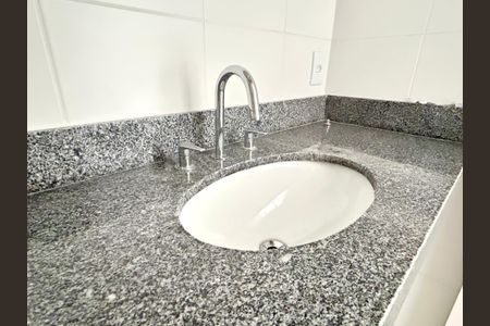 Apartamento à venda com 69m², 2 quartos e 2 vagasBanheiro da Suíte