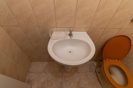 Casa para alugar com 250m², 3 quartos e 3 vagas Casa para alugar com 250m², 3 quartos e 3 vagasBanheiro de Serviço