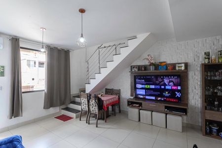 Apartamento à venda com 122m², 2 quartos e 4 vagasSala