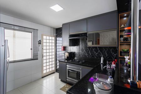 Apartamento à venda com 122m², 2 quartos e 4 vagasCozinha