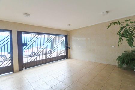 Casa à venda com 200m², 2 quartos e 2 vagas Casa à venda com 200m², 2 quartos e 2 vagasGaragem