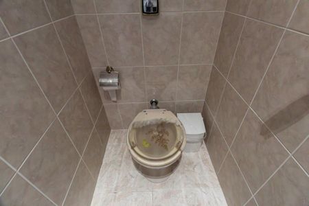 Casa à venda com 200m², 2 quartos e 2 vagas Casa à venda com 200m², 2 quartos e 2 vagasLavabo