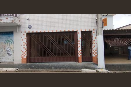 Casa à venda com 200m², 2 quartos e 2 vagas Casa à venda com 200m², 2 quartos e 2 vagasFachada