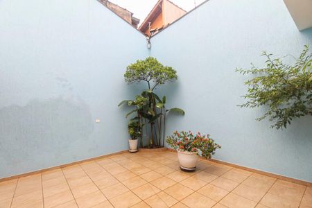 Casa à venda com 200m², 2 quartos e 2 vagas Casa à venda com 200m², 2 quartos e 2 vagasQuintal
