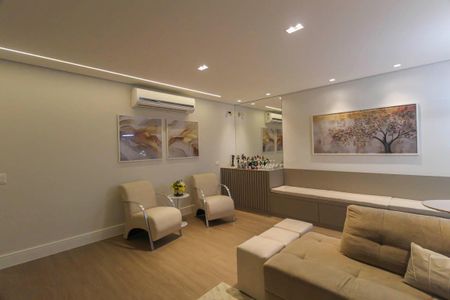 Sala  de casa à venda com 2 quartos, 200m² em Vila Ivone, São Paulo